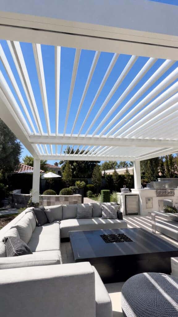 Louvered Roof System for Climate Control