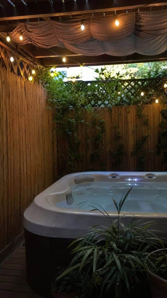 Vertical Privacy Solutions That Make Small Spaces Feel Secluded