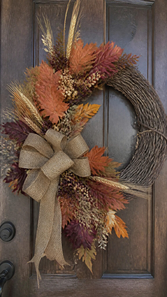 Wreaths and Door Decor That Transition Seamlessly