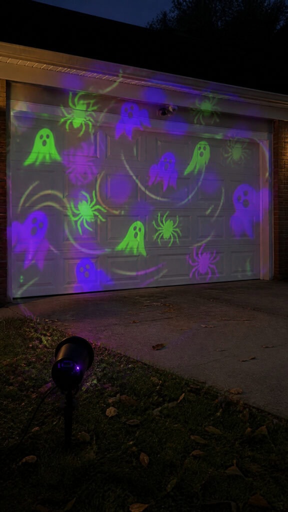 Projection Lights with Moving Patterns