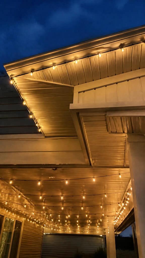 Eave and Soffit Accent Lighting